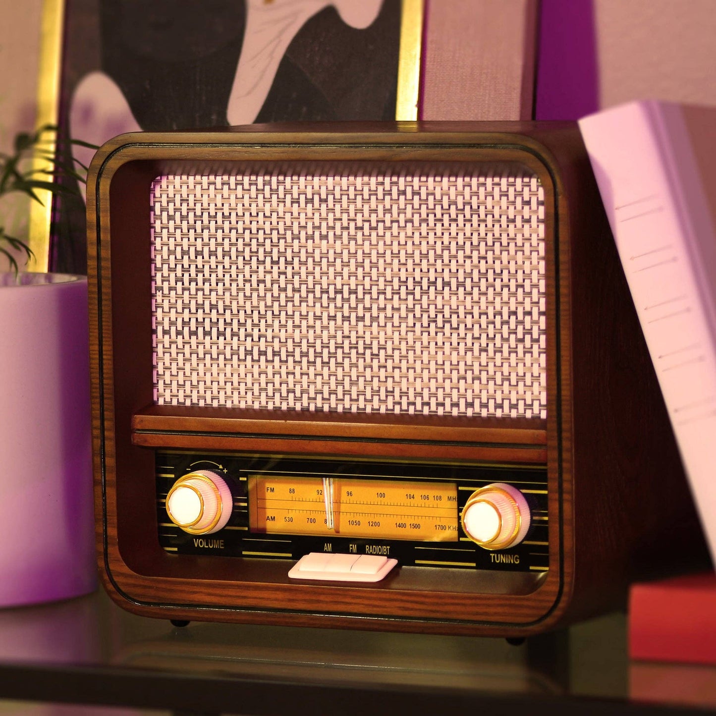 Fuse RAD Vintage Retro AM/FM Radio Speaker with Bluetooth and Wireless Charging Station
